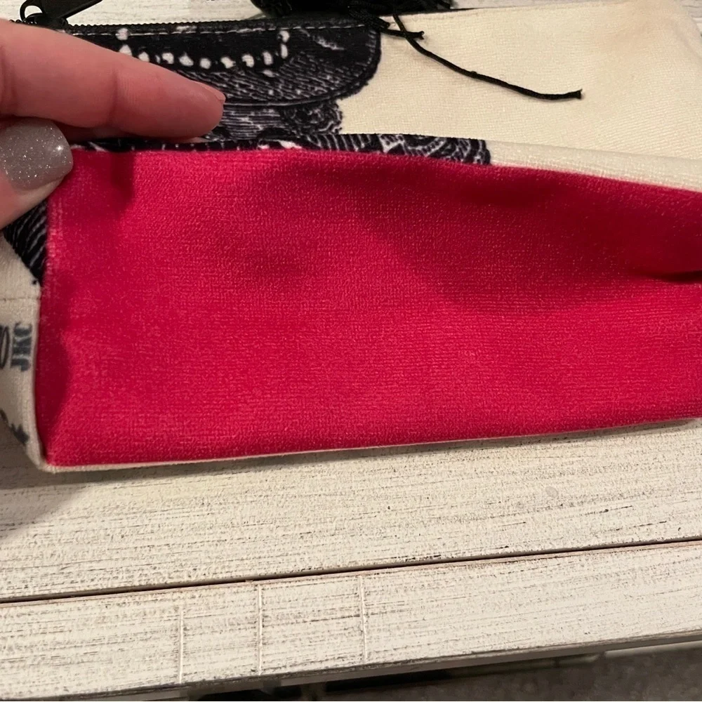 Mini Zipper Pouch. “Really” travel.